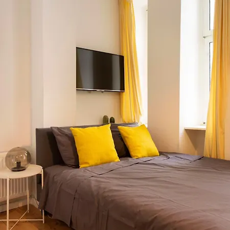 112 Joachim Hlinks Apartment *